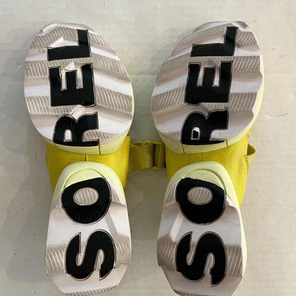 Sorel Kinetic Impact sandals bright fluorescent yellow white soles buckles sz 9 - Picture 8 of 10
